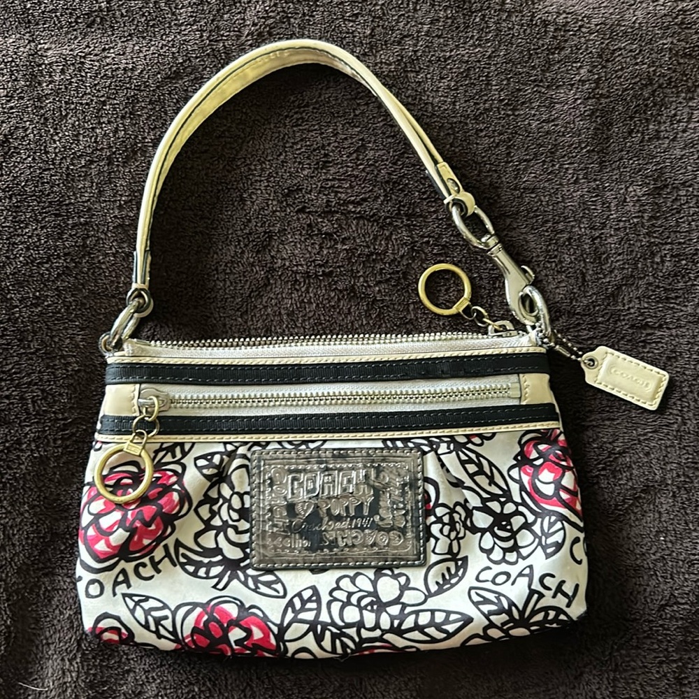 Coach 8’x1’x4.5’ Cream with Red Poppy Flower Print Silver and Brass Metal